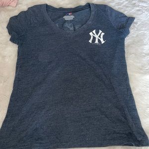 NY Yankees fitted t shirt